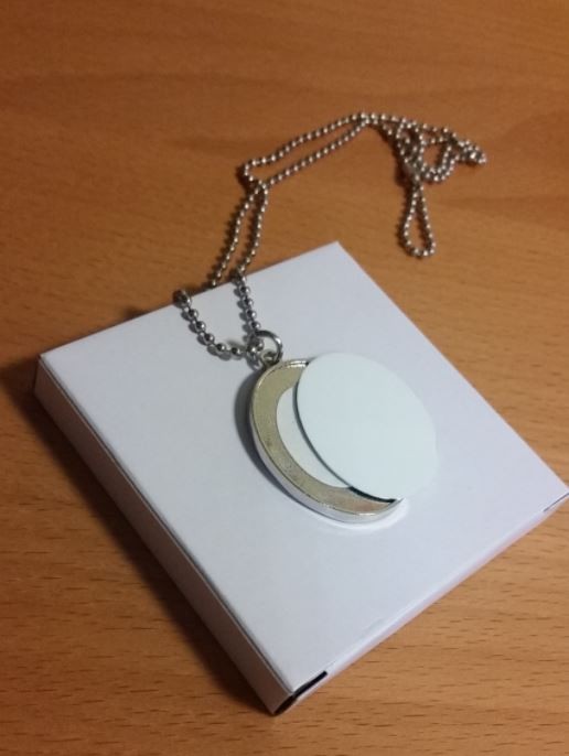 Collana Con Medaglietta Ovale