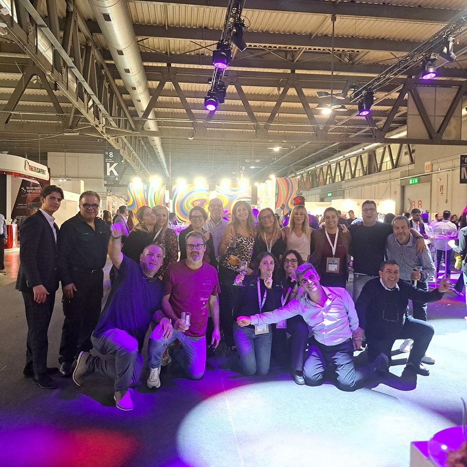 Il team di Embroidery Service durante una fiera di settore